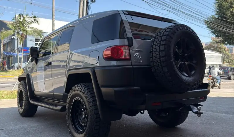 
								FJ CRUISER 2022 4X4 GASOLINA AT full									