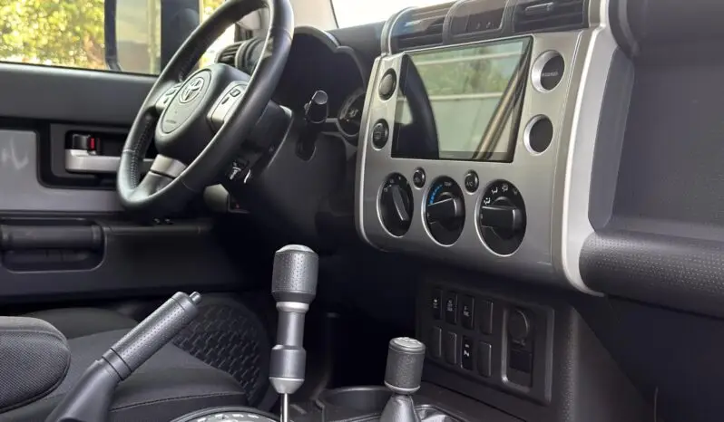 
								FJ CRUISER 2022 4X4 GASOLINA AT full									