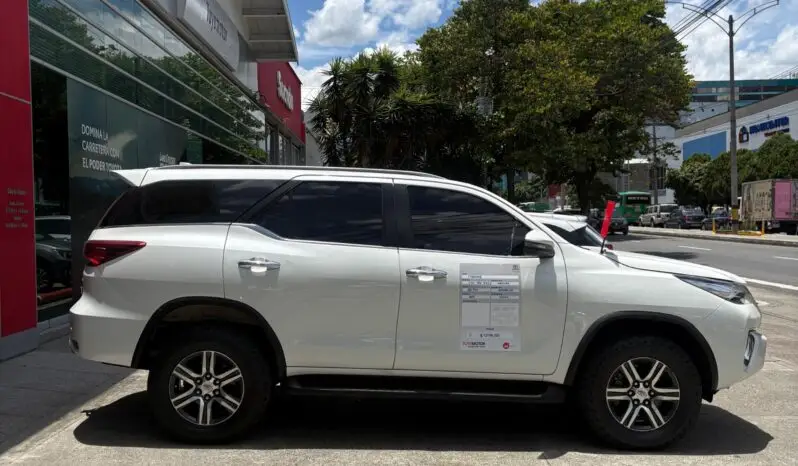 
								TOYOTA FORTUNER 2.7 GASOLINA SRV 2019 full									
