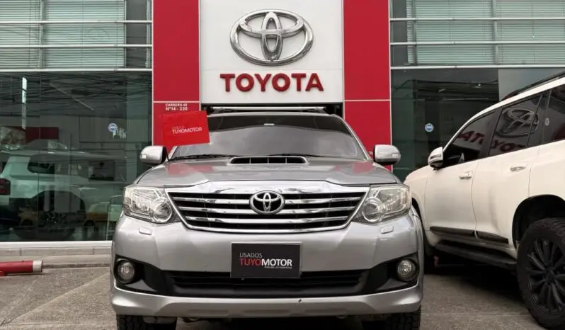 
								TOYOTA FORTUNER 3.0 DIESEL SRV 2015 full									