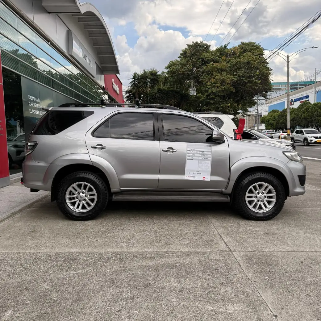 TOYOTA FORTUNER 3.0 DIESEL SRV 2015