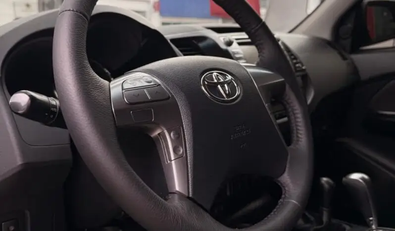 
								TOYOTA FORTUNER 3.0 DIESEL SRV 2015 full									