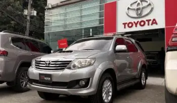 
										TOYOTA FORTUNER 3.0 DIESEL SRV 2015 full									