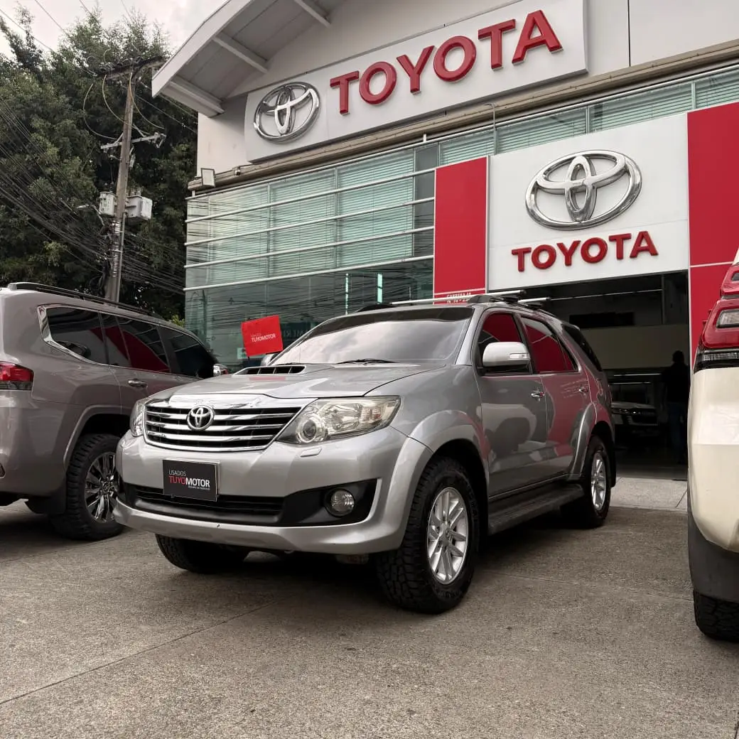 TOYOTA FORTUNER 3.0 DIESEL SRV 2015