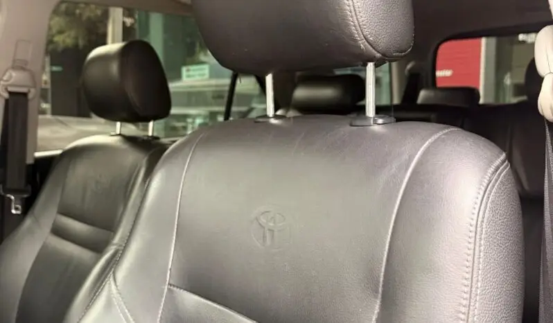 
								TOYOTA FORTUNER 3.0 DIESEL SRV 2015 full									