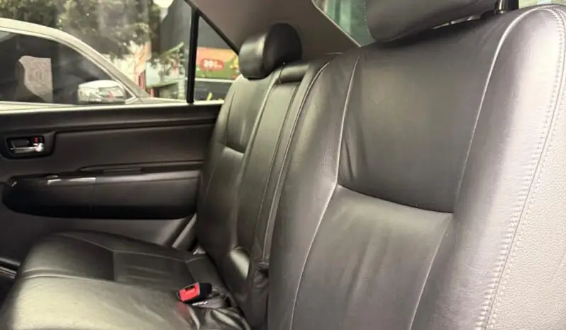 
								TOYOTA FORTUNER 3.0 DIESEL SRV 2015 full									